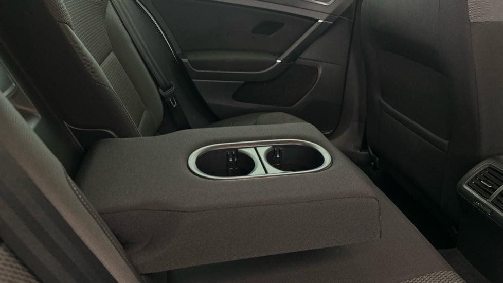 Rear Armrest/ Cup Holder