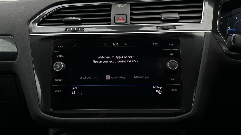 Apple Car Play & Android Auto