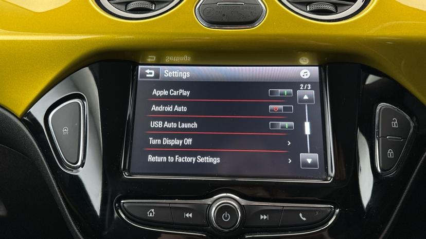 Apple CarPlay/Android Auto 