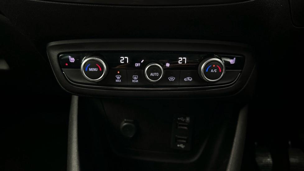 Air Conditioning /Dual Climate Control /Heated Seats 