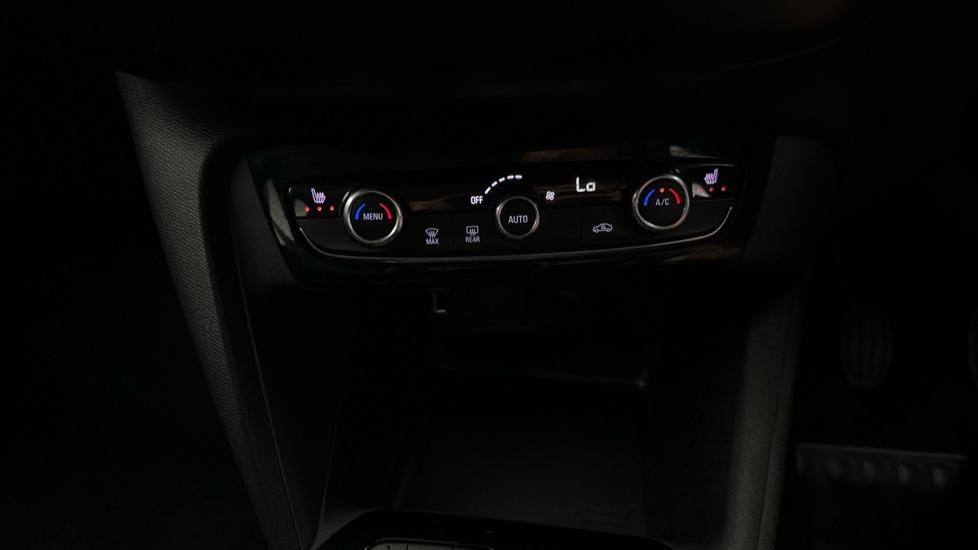 Air Conditioning /Heated Seats 