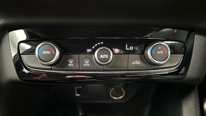 Air Conditioning /Dual Climate Control 