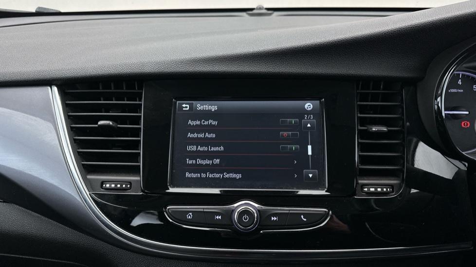 Apple Car Play & Android Auto