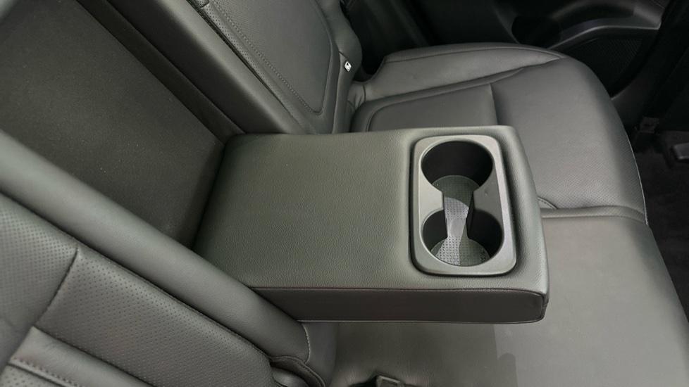 Rear Armrest/ Cup Holder