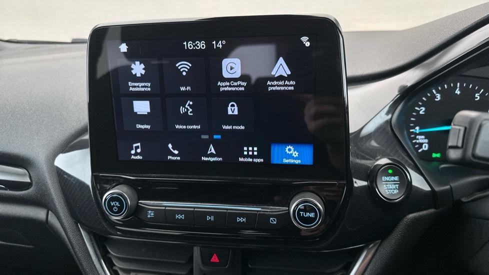 Apple Car Play & Android Auto