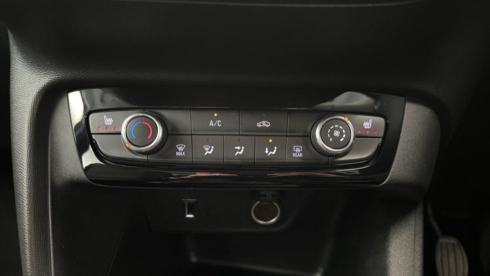 Air Conditioning /Heated Seats 