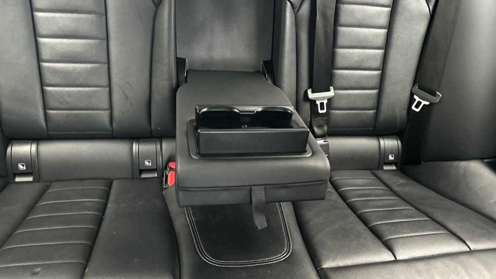 Rear Armrest/ Cup Holder