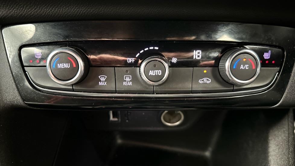 Air Conditioning/Heated Seats 