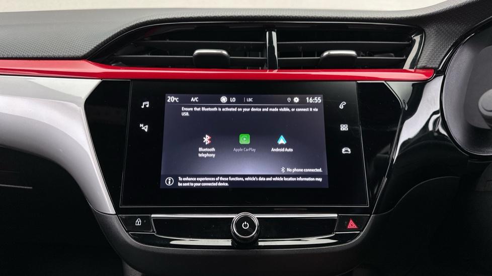 Apple CarPlay/Android Auto / Bluetooth 