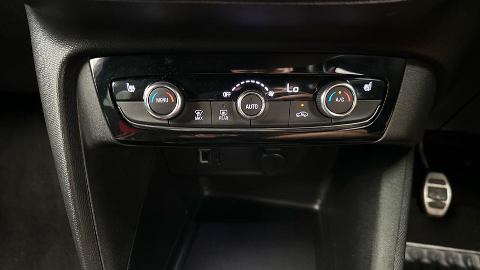 Air Conditioning / Heated Seats 