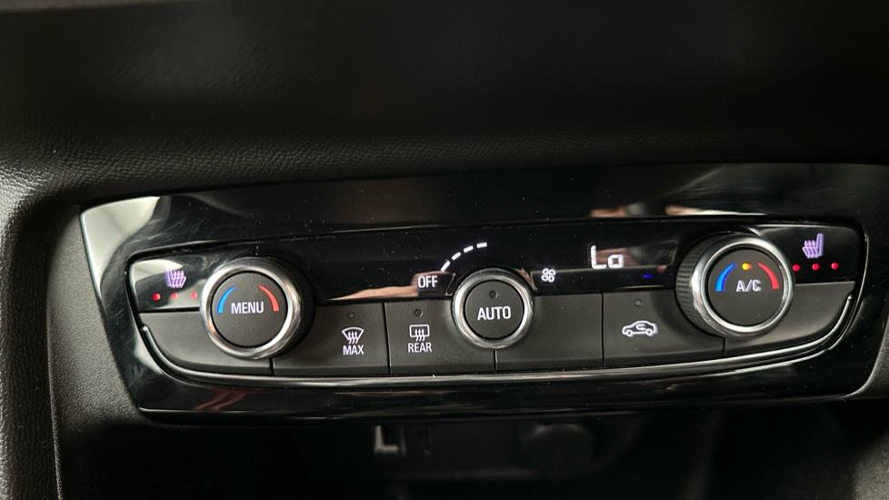 Air Conditioning /Heated Seats 