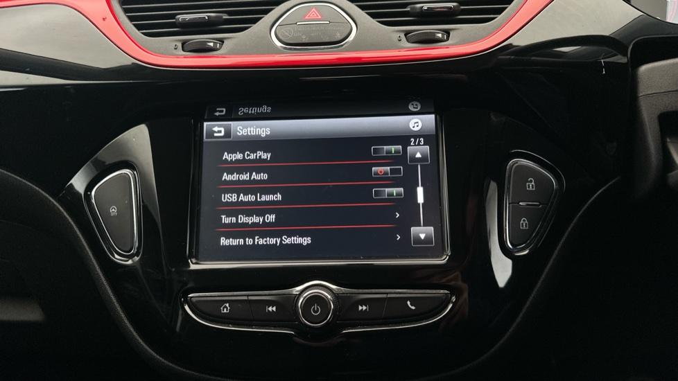 Apple Car Play & Android Auto