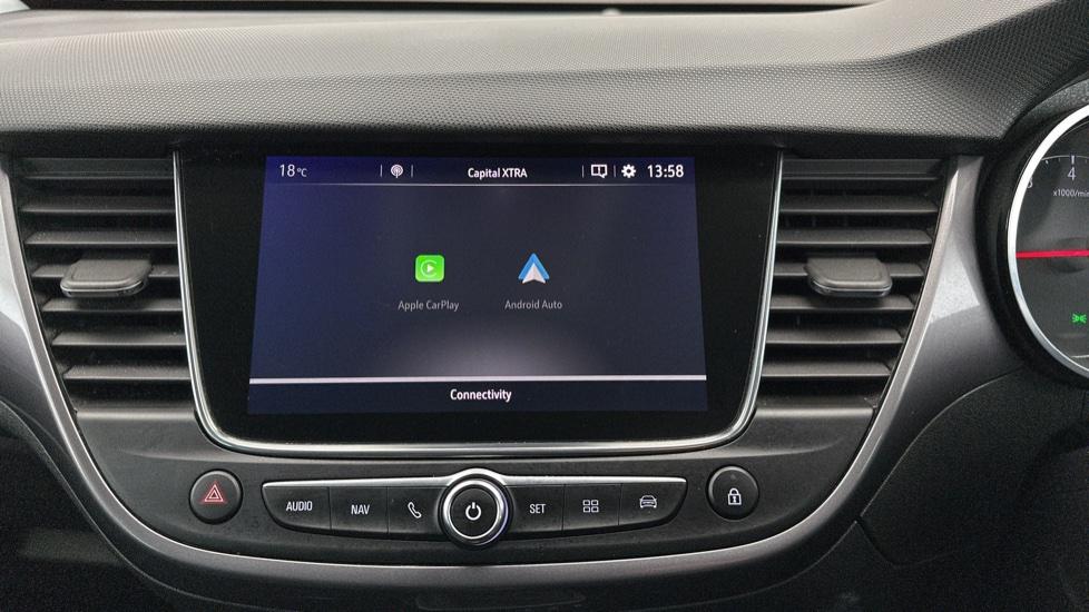 Apple CarPlay / Android Auto 