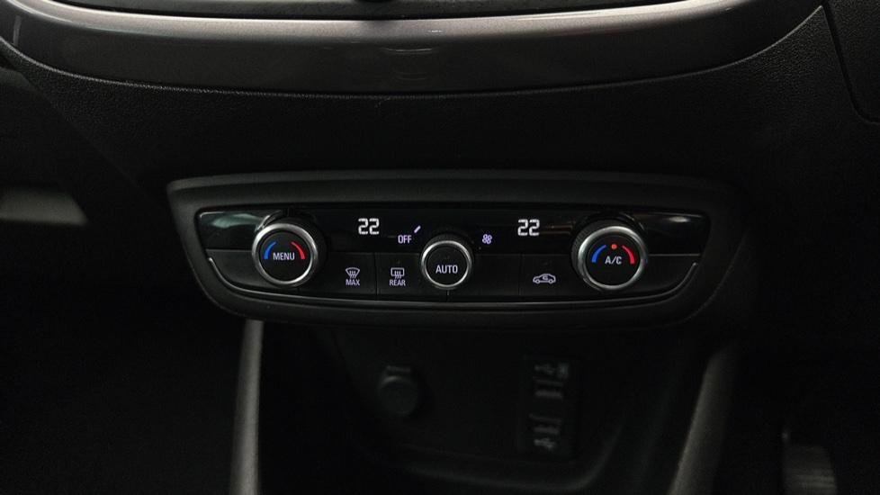 Dual Climate Control  / Air Conditioning 