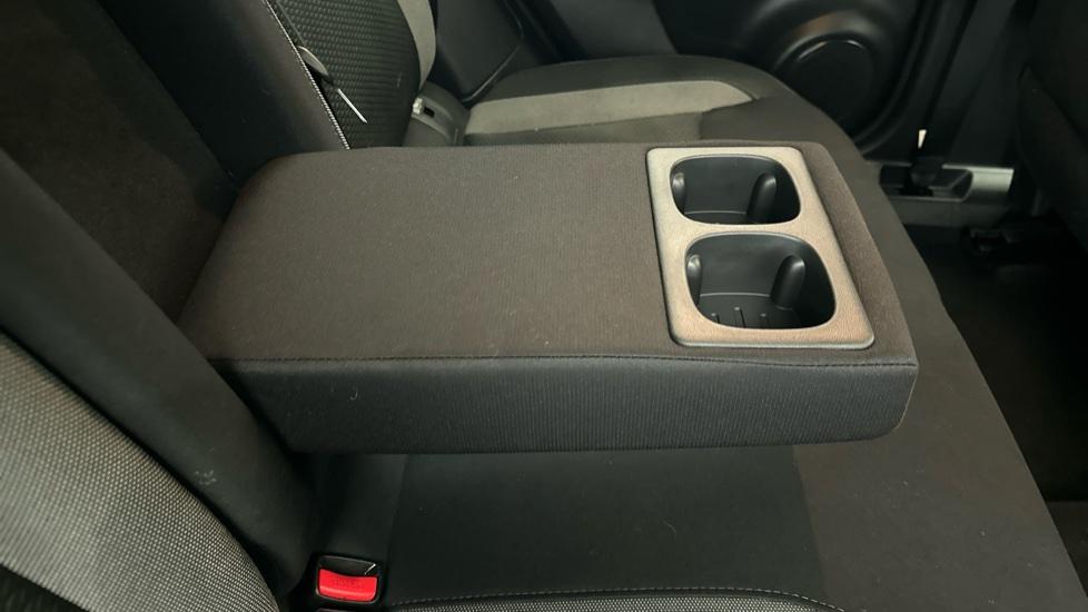 Rear Armrest/ Cup Holder