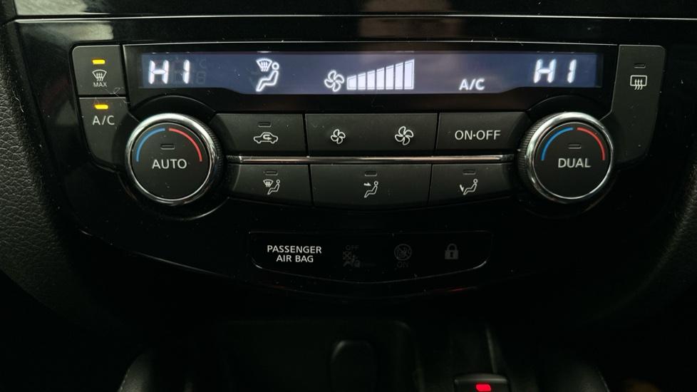 Air Conditioning /Dual Climate Control 