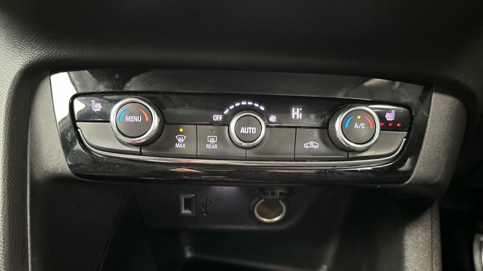 Air Conditioning /Dual Climate Control /Heated Seats 