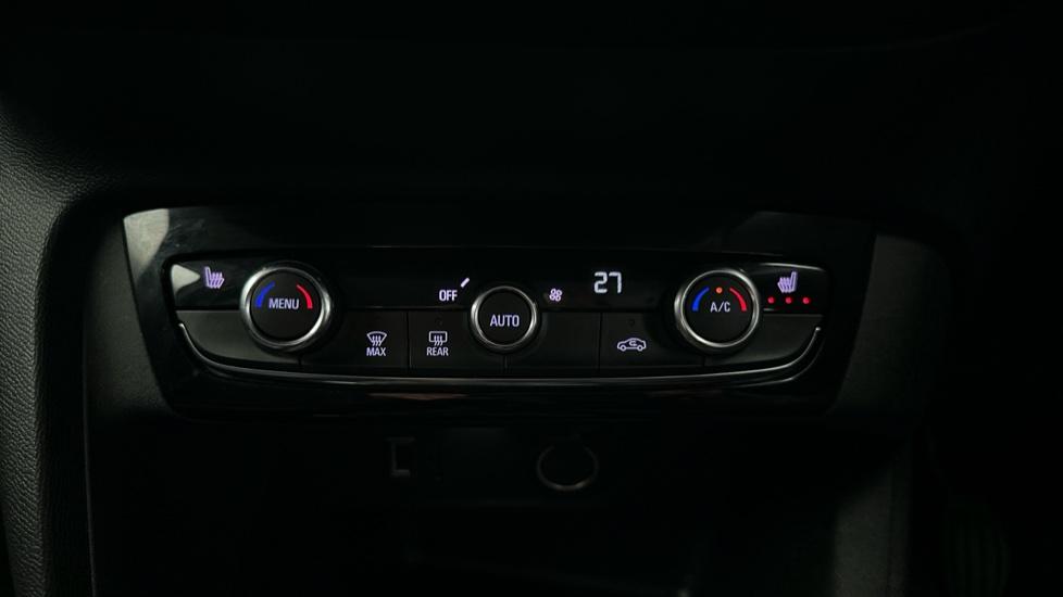 Air Conditioning / Dual Climate Control/ Heated Seats 