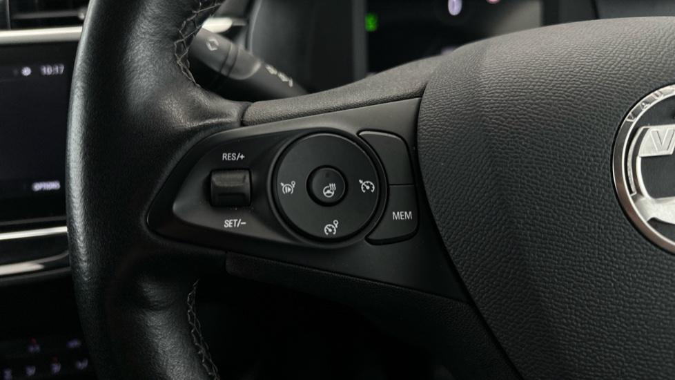 Cruise Control/Speed Limiter  /Heated Steering Wheel 