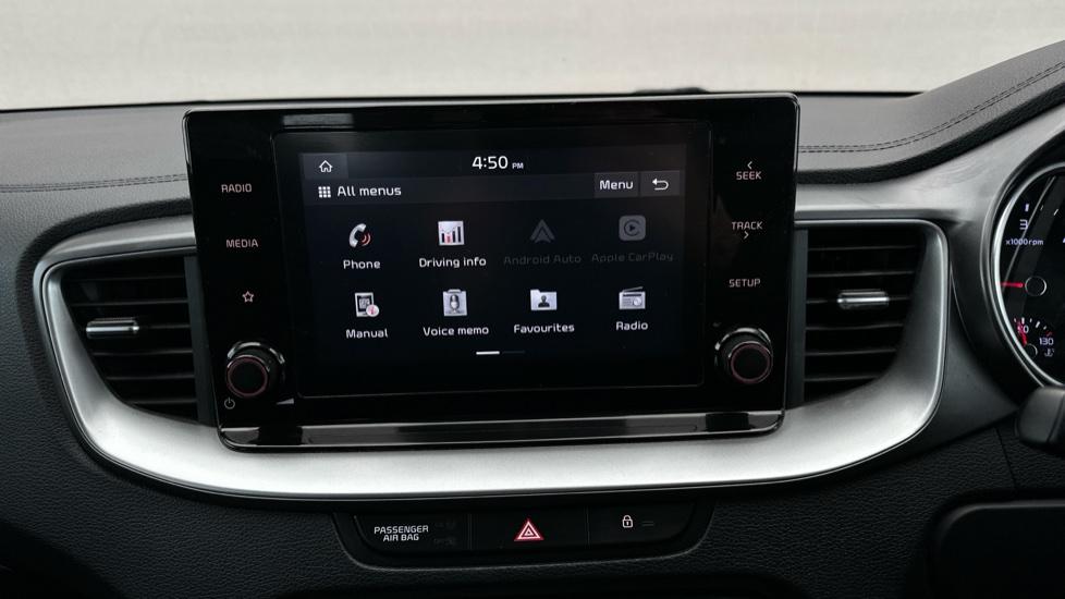 Apple Car Play & Android Auto