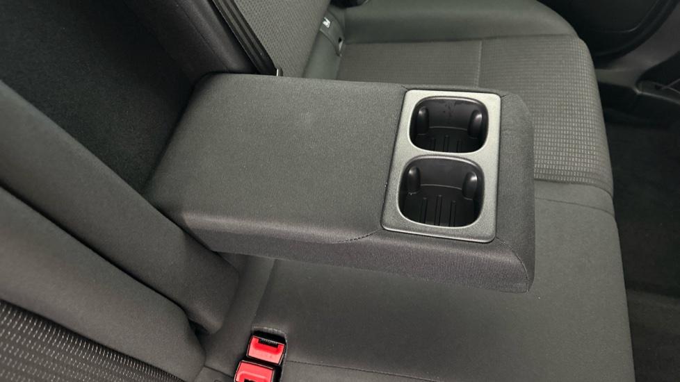 Rear Armrest/ Cup Holder