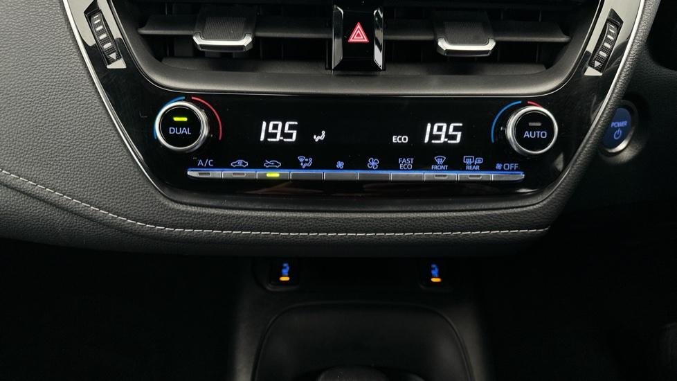 Air Conditioning /Dual Climate Control 