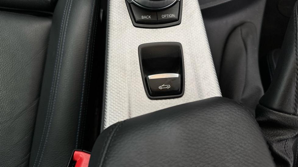 Convertible roof button 