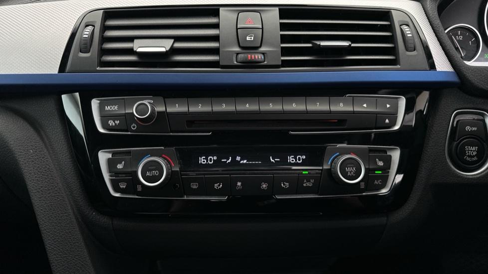 Air Conditioning /Dual Climate Control /Heated Seats 