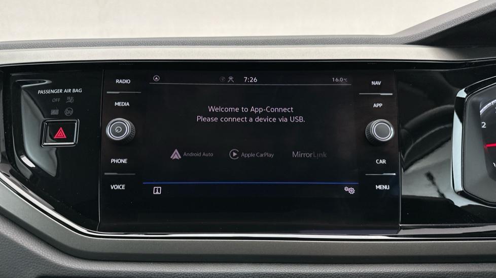 Apple Car Play & Android Auto