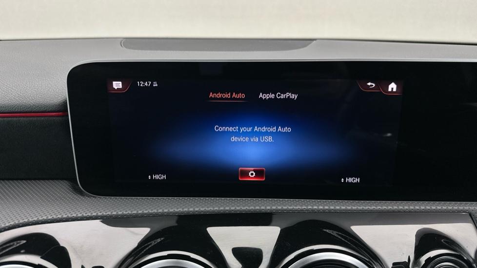 Apple Car Play & Android Auto