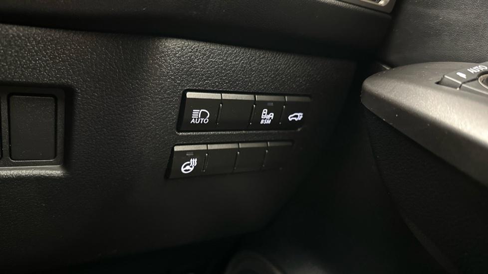 Heated Steering Wheel /Blind Spot Monitoring System 