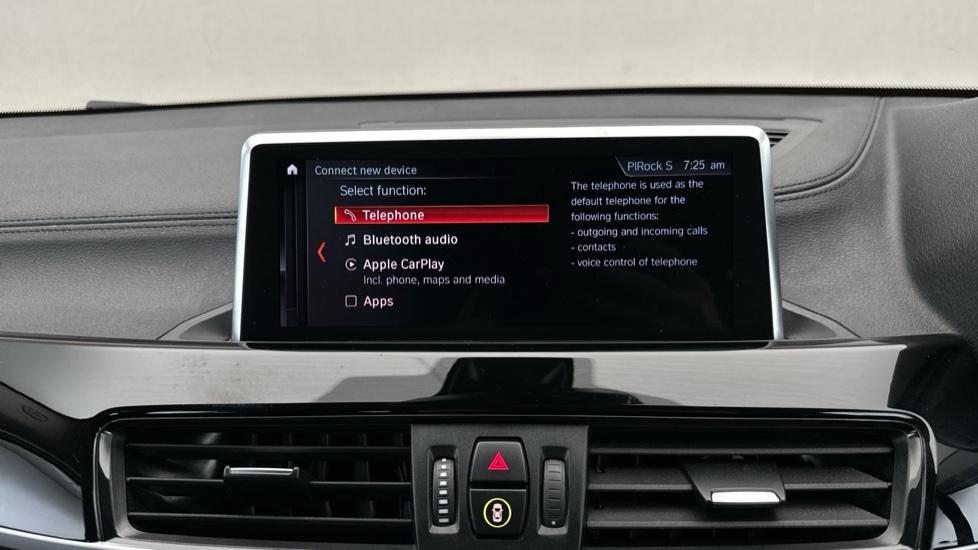 Bluetooth / Apple CarPlay / Android Auto 