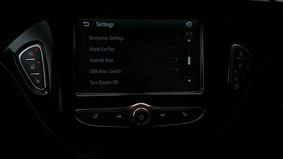 Apple Car Play & Android Auto