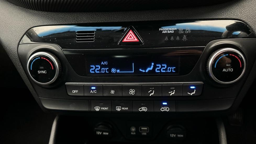 Dual Climate Control  / Air Conditioning 