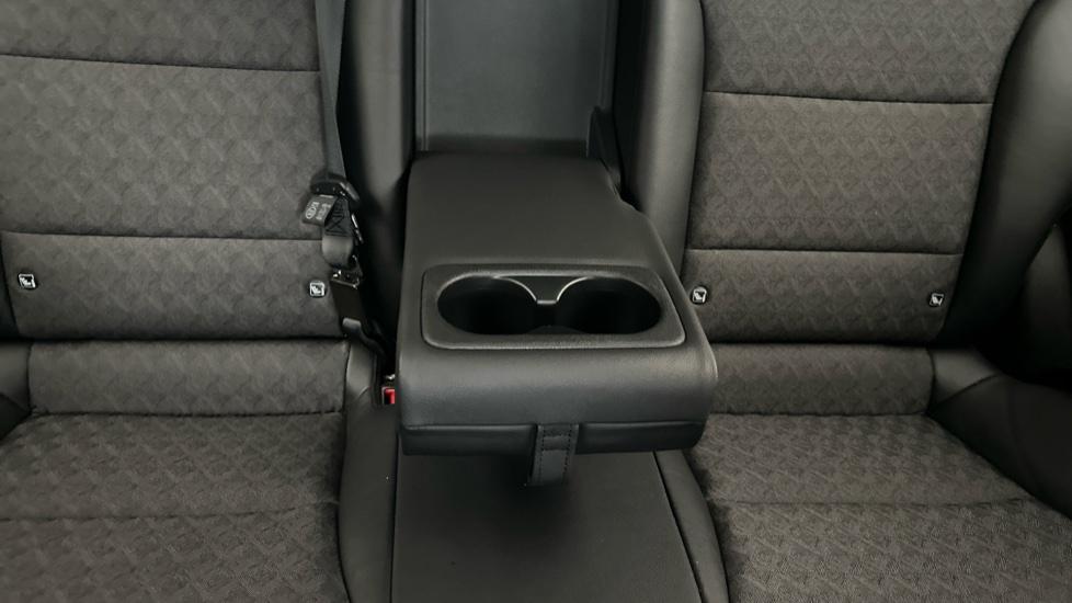 Rear Armrest/ Cup Holder