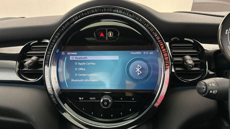 Bluetooth / Apple CarPlay 