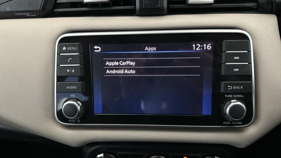 Apple Car Play & Android Auto