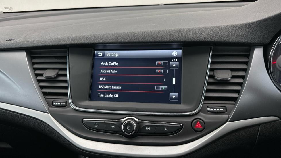 Apple Car Play & Android Auto