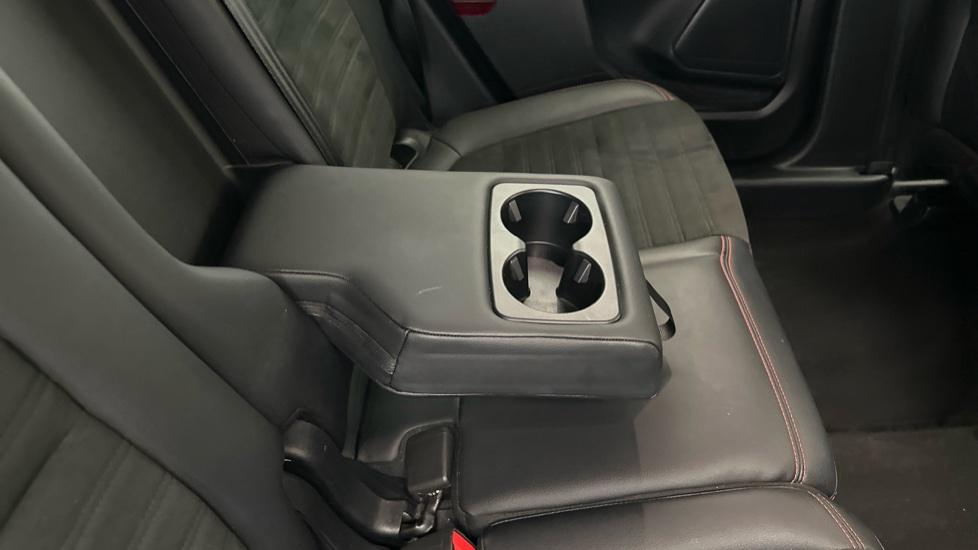 Rear Armrest/ Cup Holder