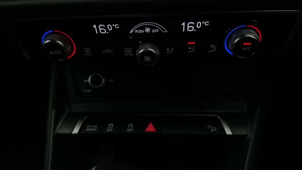 Air Conditioning / Dual Climate Control / Auto Stop/Start 