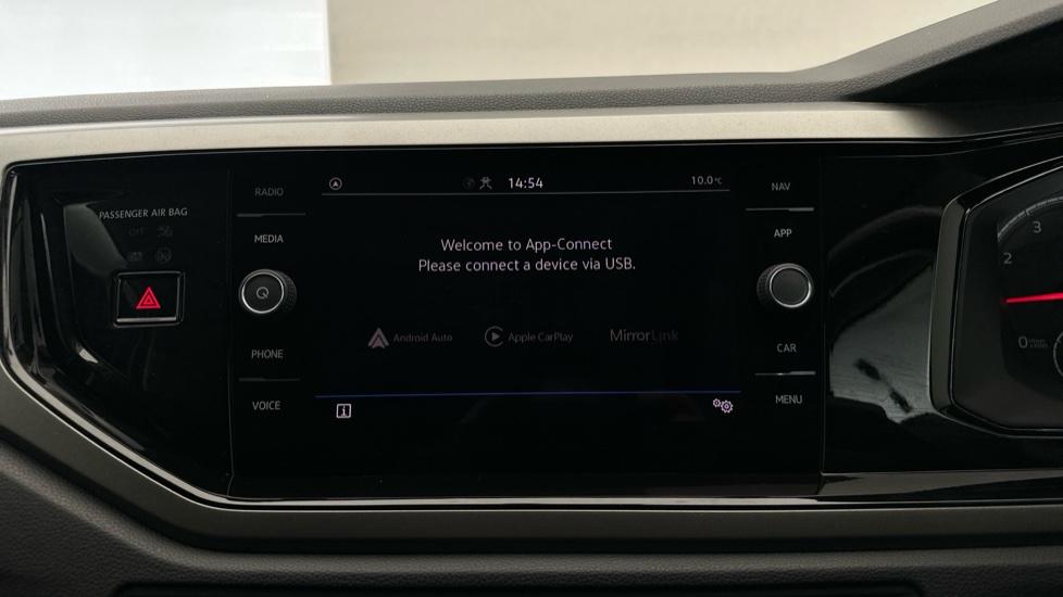 Apple Car Play & Android Auto