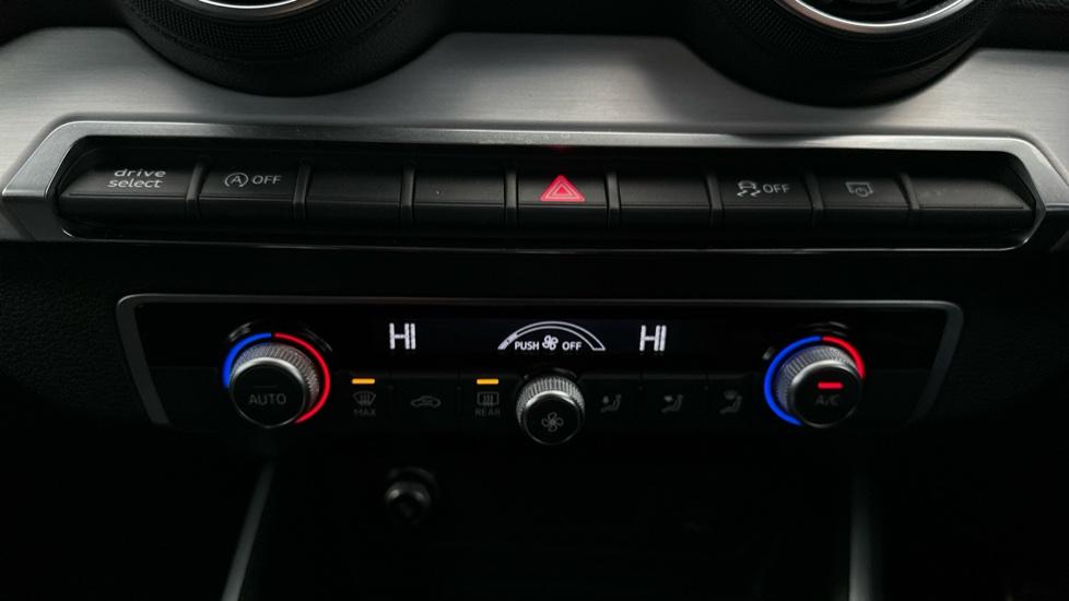 Air Conditioning /Dual Climate Control /Auto Stop/Start 