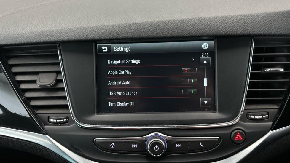 Apple Car Play & Android Auto