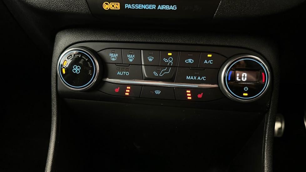 Air Conditioning /Heated Seats 