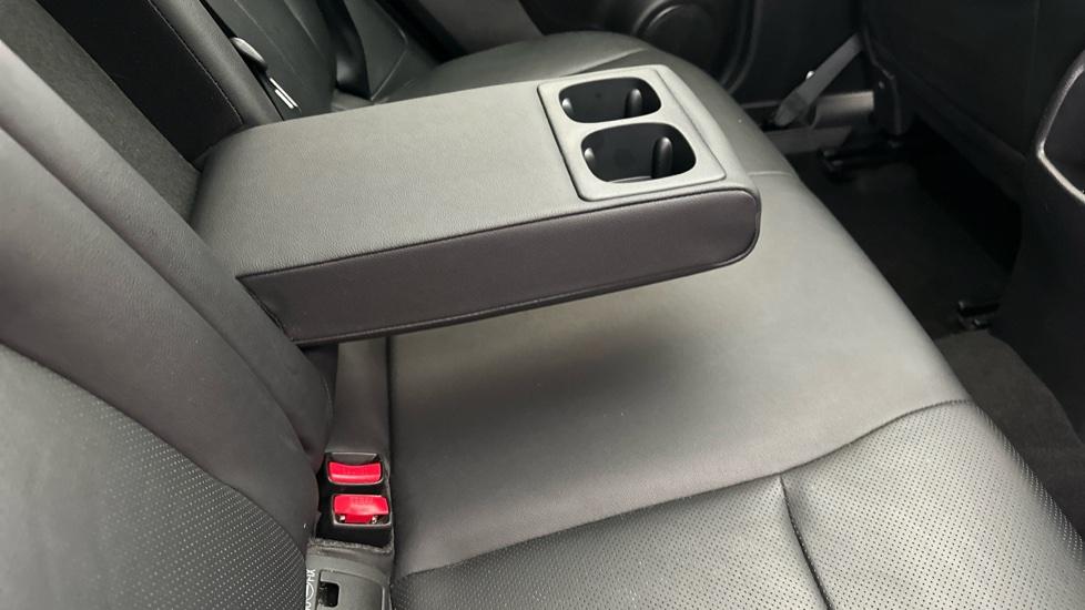 Rear Armrest/ Cup Holder