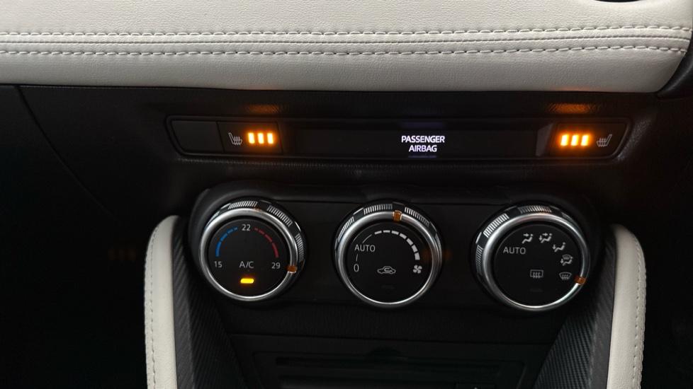 Air Conditioning /Heated Seats 