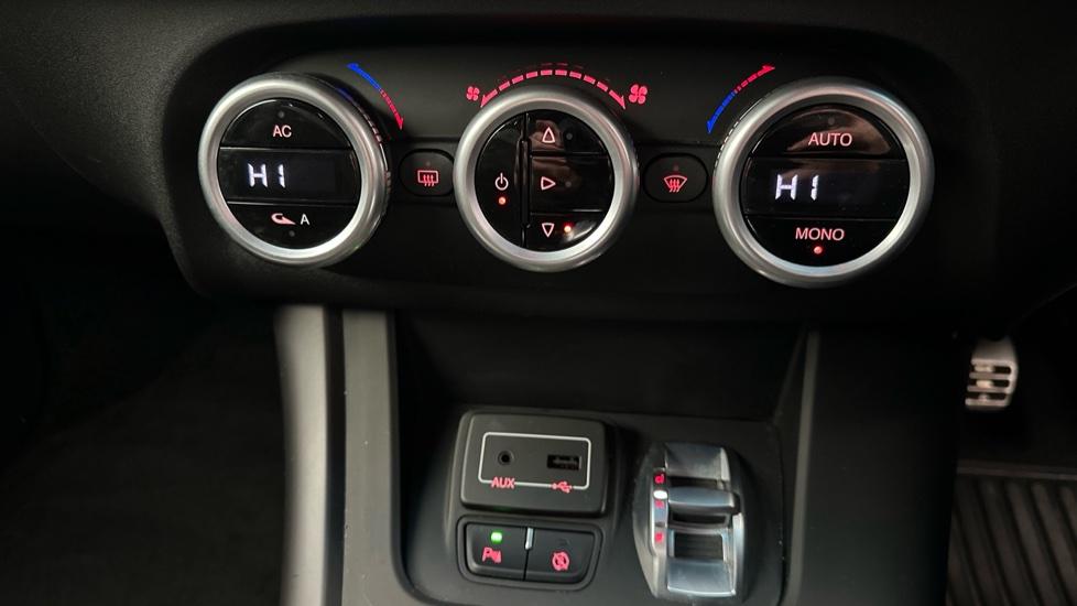 Dual Climate Control / Air Conditioning 