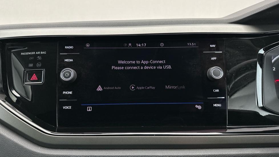 Apple Car Play & Android Auto