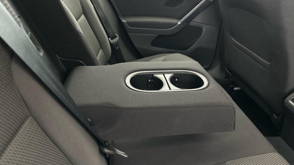 Rear Armrest/ Cup Holder