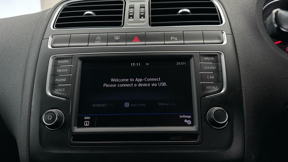 Apple Car Play & Android Auto